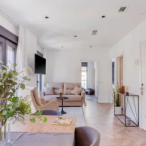 Апарт-отель Limehome Calle Ancha Del Carmen - Digital Access, Малага
